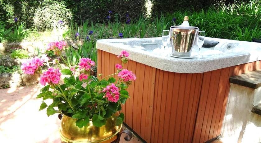Au Bien Etre Piscine Chauffee Villecroze