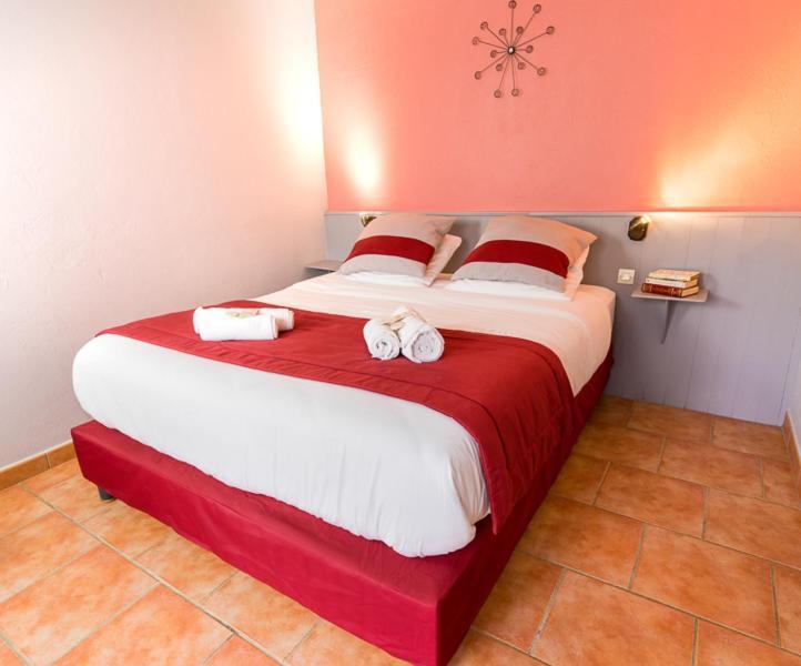 Au Bien Etre Piscine Chauffee 3* Villecroze