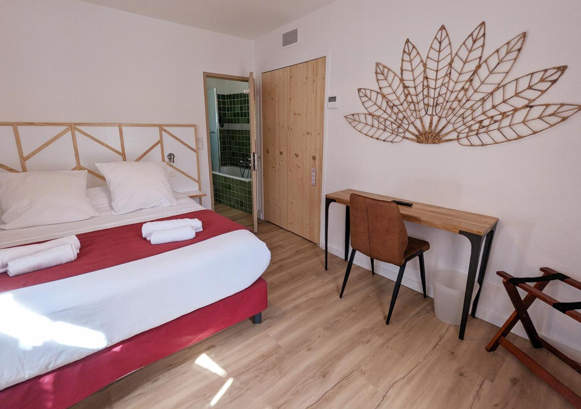 Hotel Au Bien Etre Piscine Chauffee Villecroze