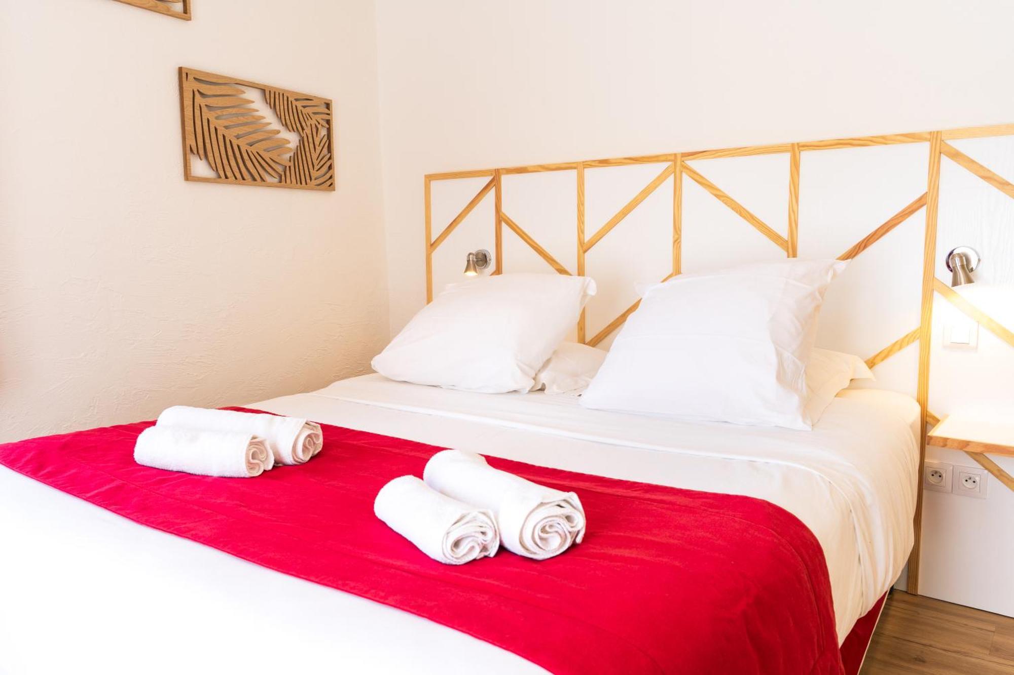 Au Bien Etre Piscine Chauffee Hotel 3*