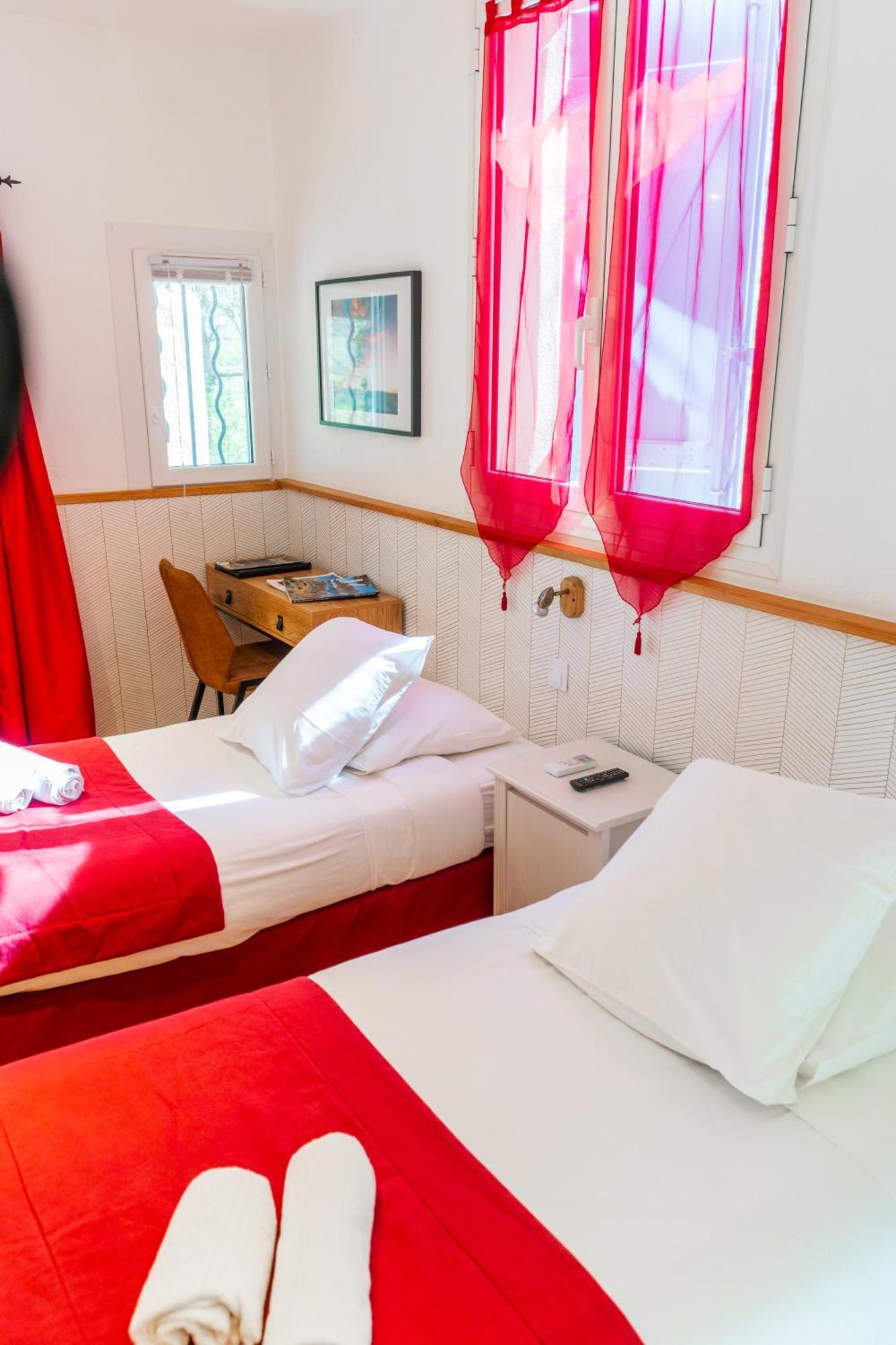 Hotel Au Bien Etre Piscine Chauffee Villecroze